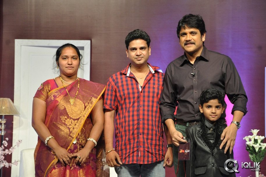 Nagarjuna-Meets-Docomo-Manam-Contest-Winners